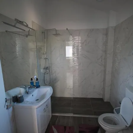 Echo Apartment *
